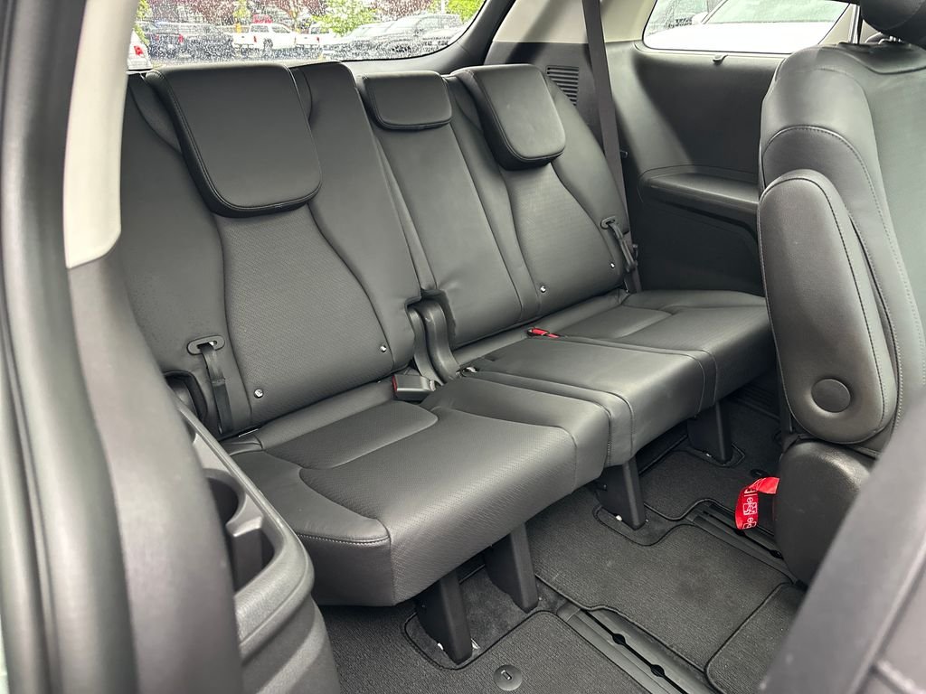 Used 2025 Ivory Kia SX Prestige image 15