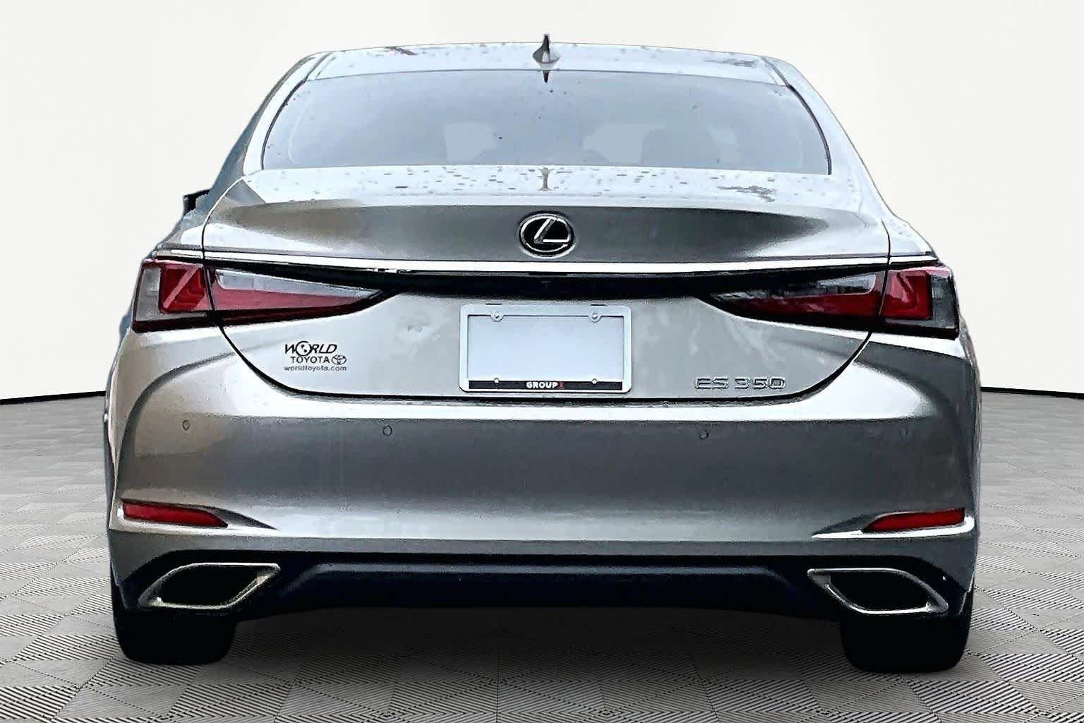 Used 2020 Atomic Silver Lexus  image 5