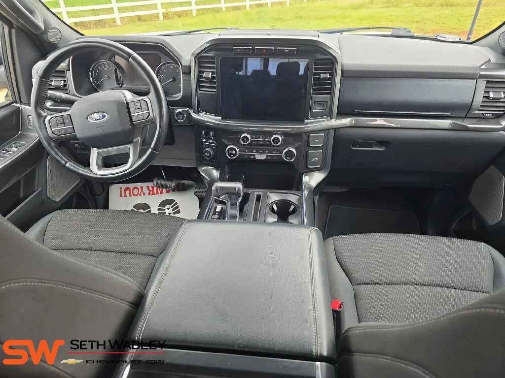 Used 2021 White Ford XLT image 9
