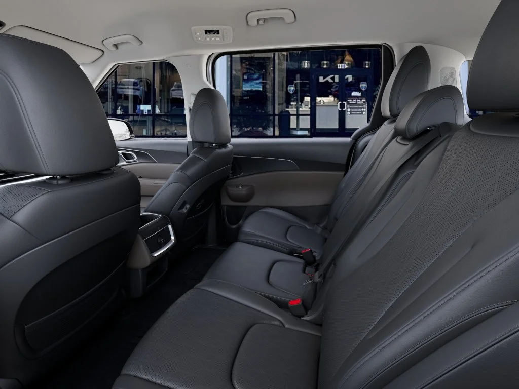 New 2027 Snow White Pearl Kia LXS image 18