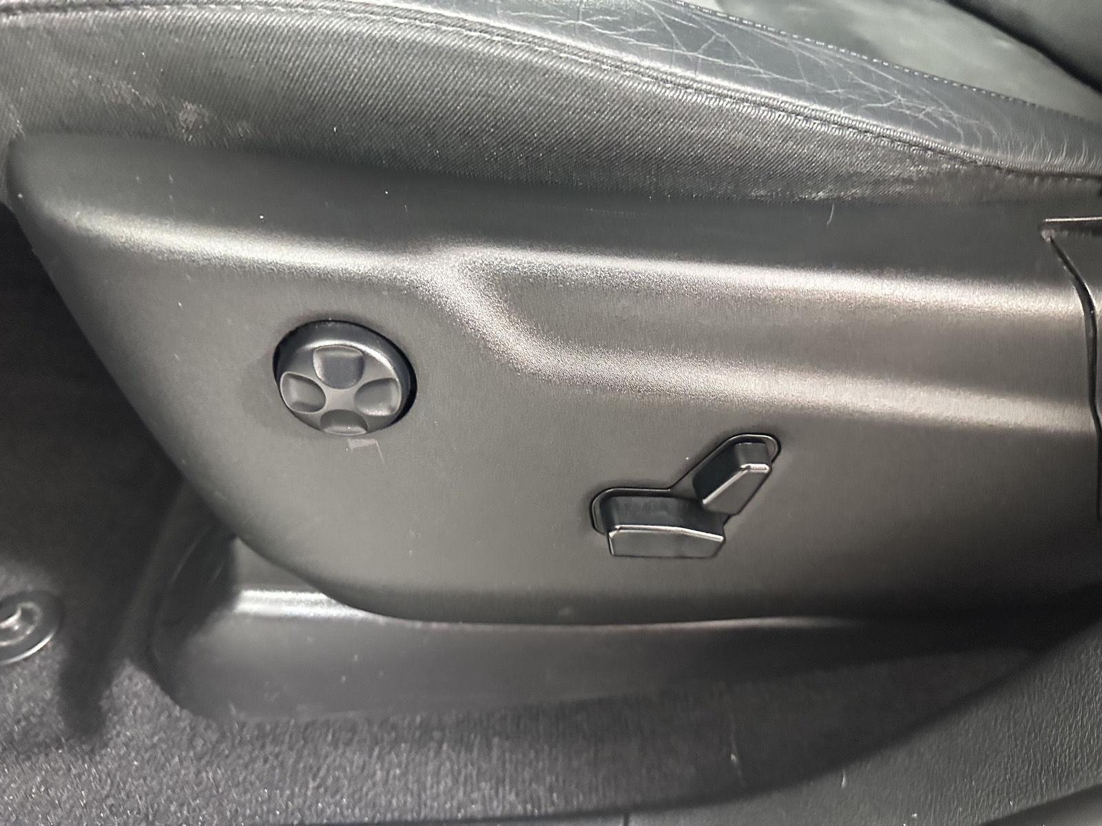 Used 2020 Granite Crystal Metallic Dodge R/T image 5