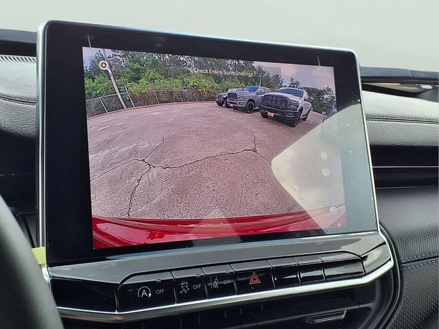 New 2026 Red Hot Pearlcoat Jeep Latitude image 19