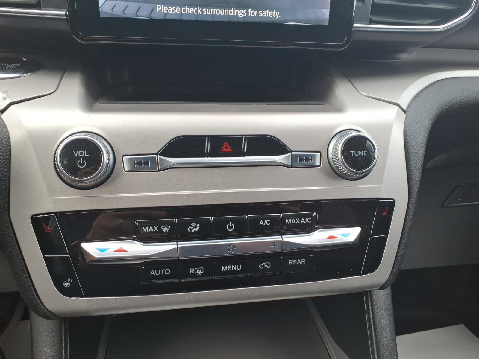 2022 Ford Explorer XLT - Photo 24