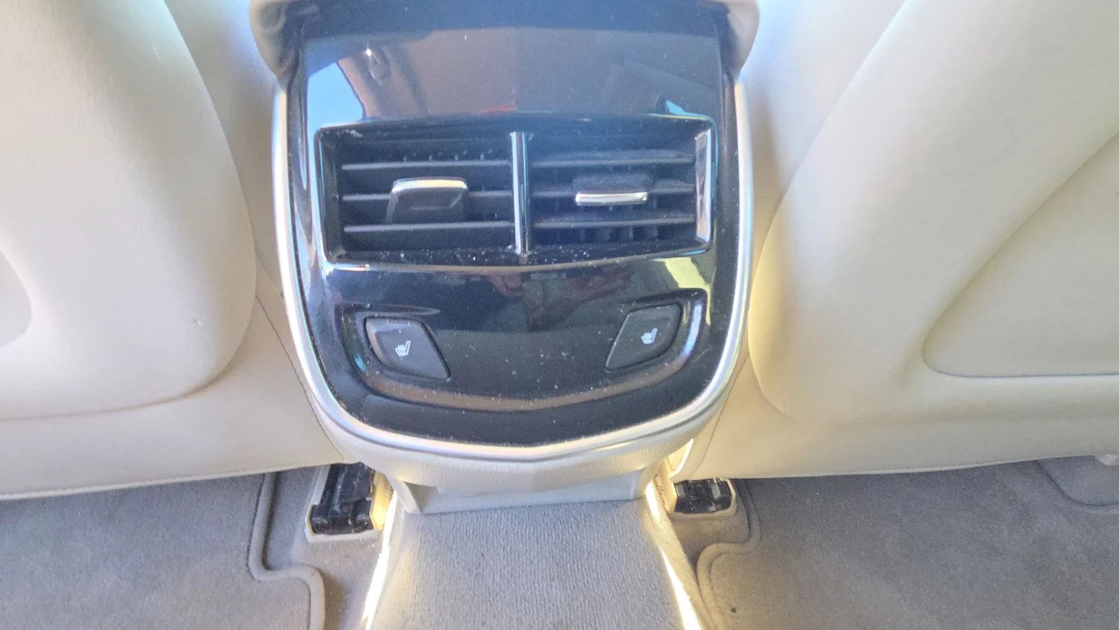 Used 2016 White Cadillac Luxury image 22