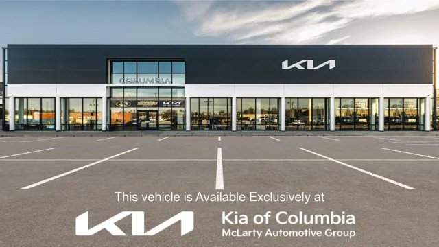 Used 2017 Black GMC SLE-2 image 2