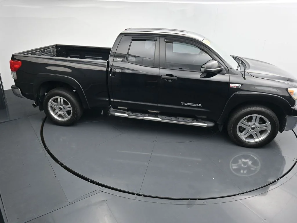Used 2010 Black Toyota Grade image 30