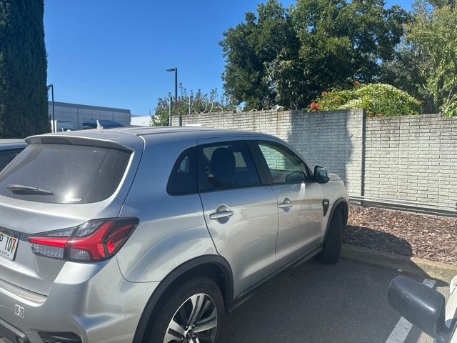 Used 2024  Mitsubishi 2.0 ES image 3