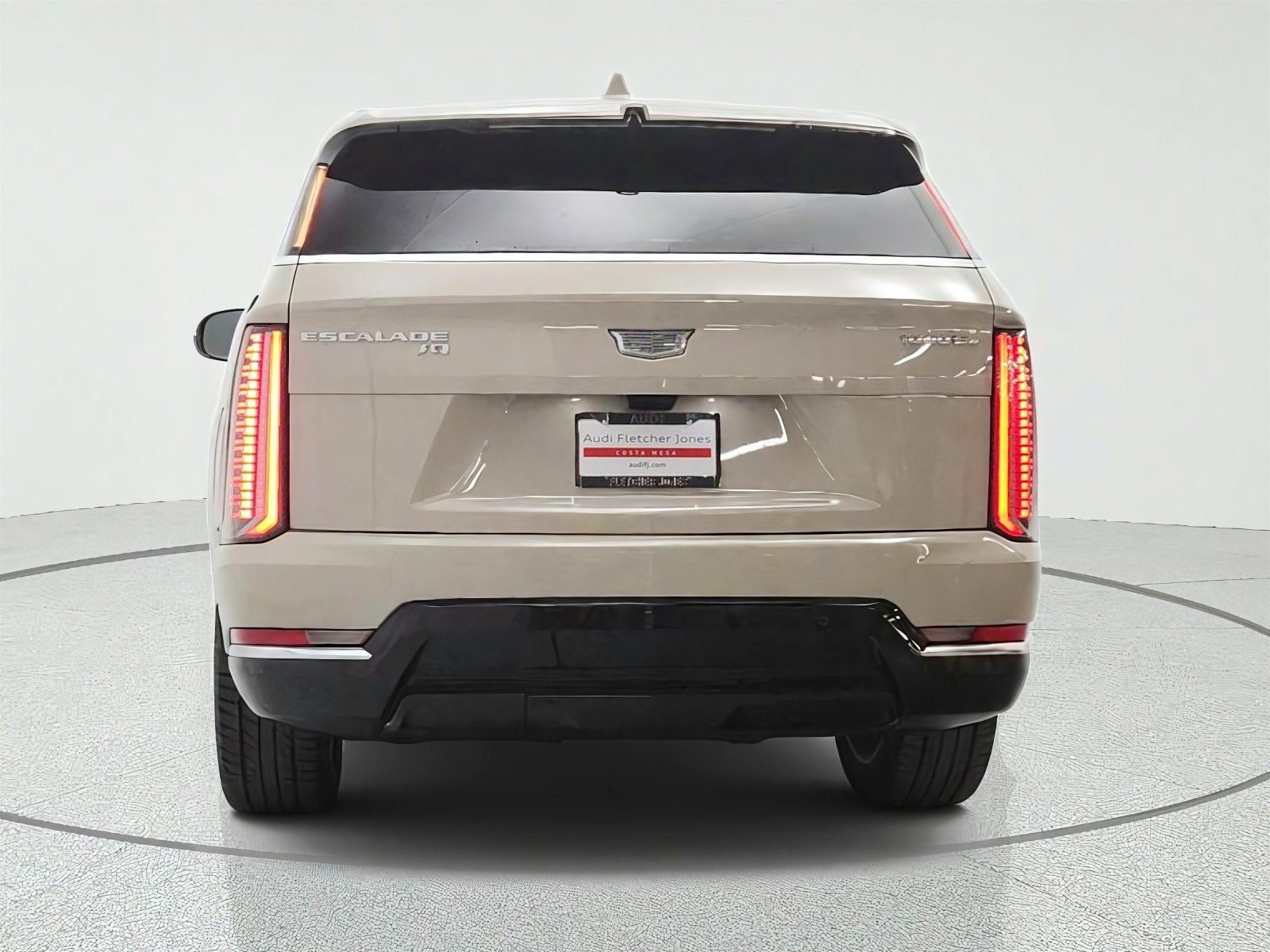 Used 2026 Sandstone Cadillac Premium Luxury image 6