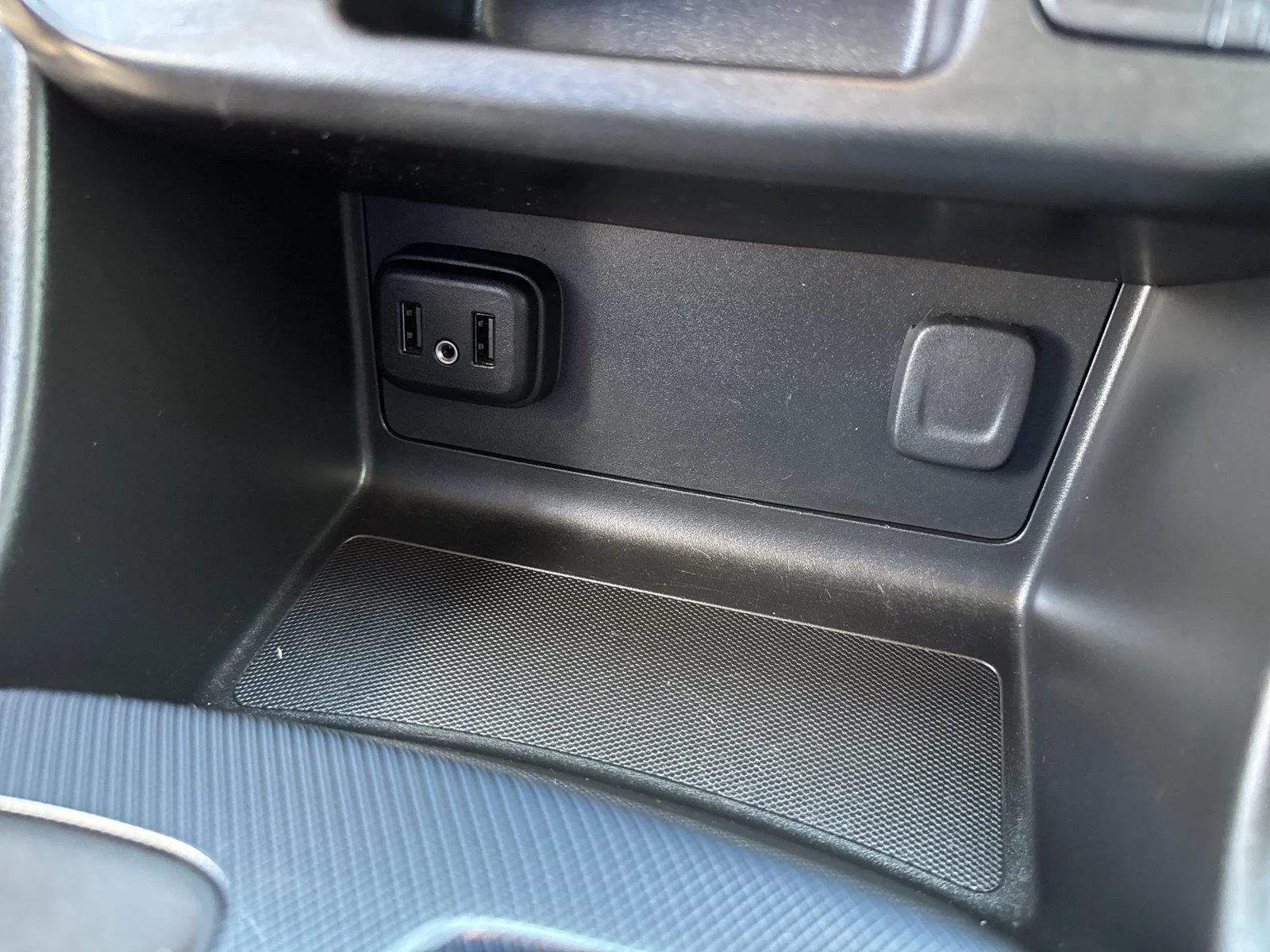 Used 2021 BLACK Chevrolet 4WD Z71 image 26