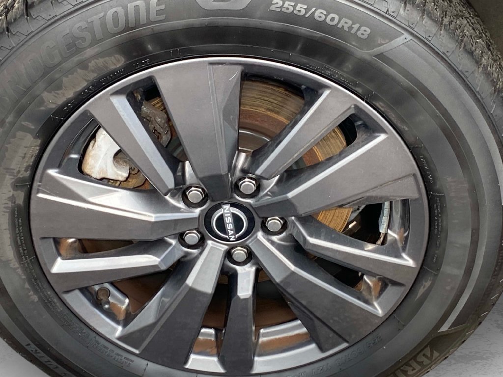 Used 2022 Silver Nissan SV image 30