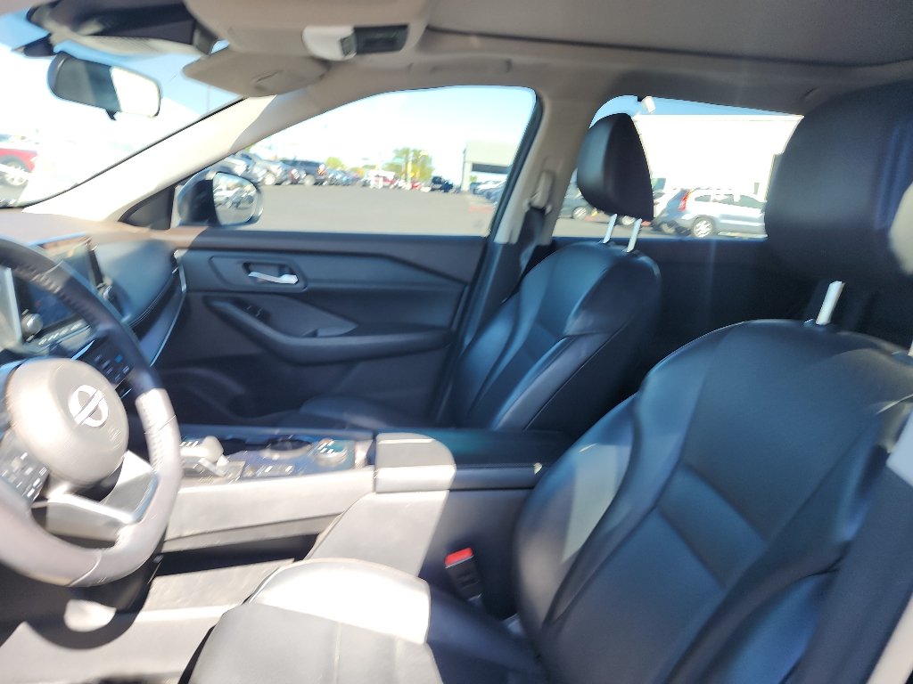 Used 2022 Super Black Nissan SV image 14