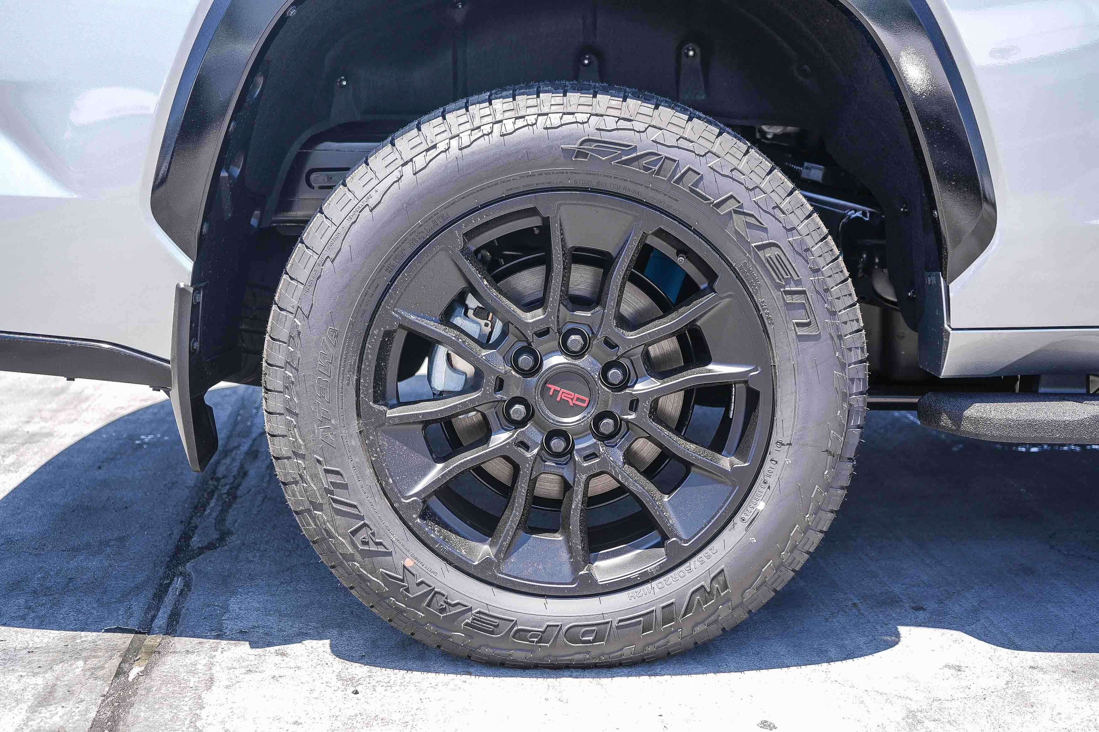 New 2026 Celestial Silver Metallic Toyota  Platinum image 10