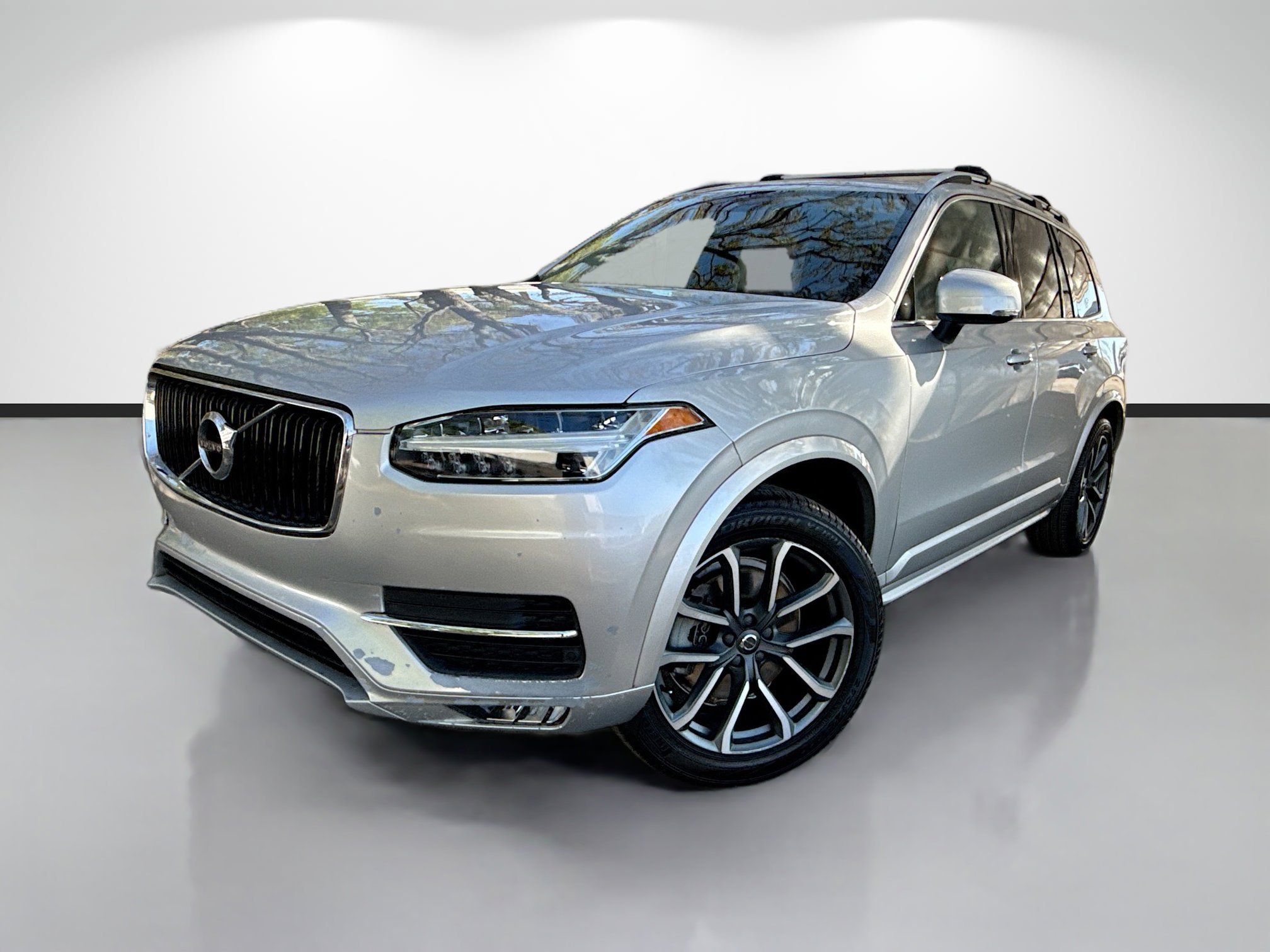 2019 Volvo XC90 Momentum