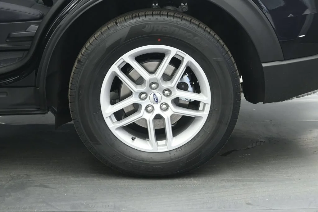 New 2026 Agate Black Metallic Ford Active image 22