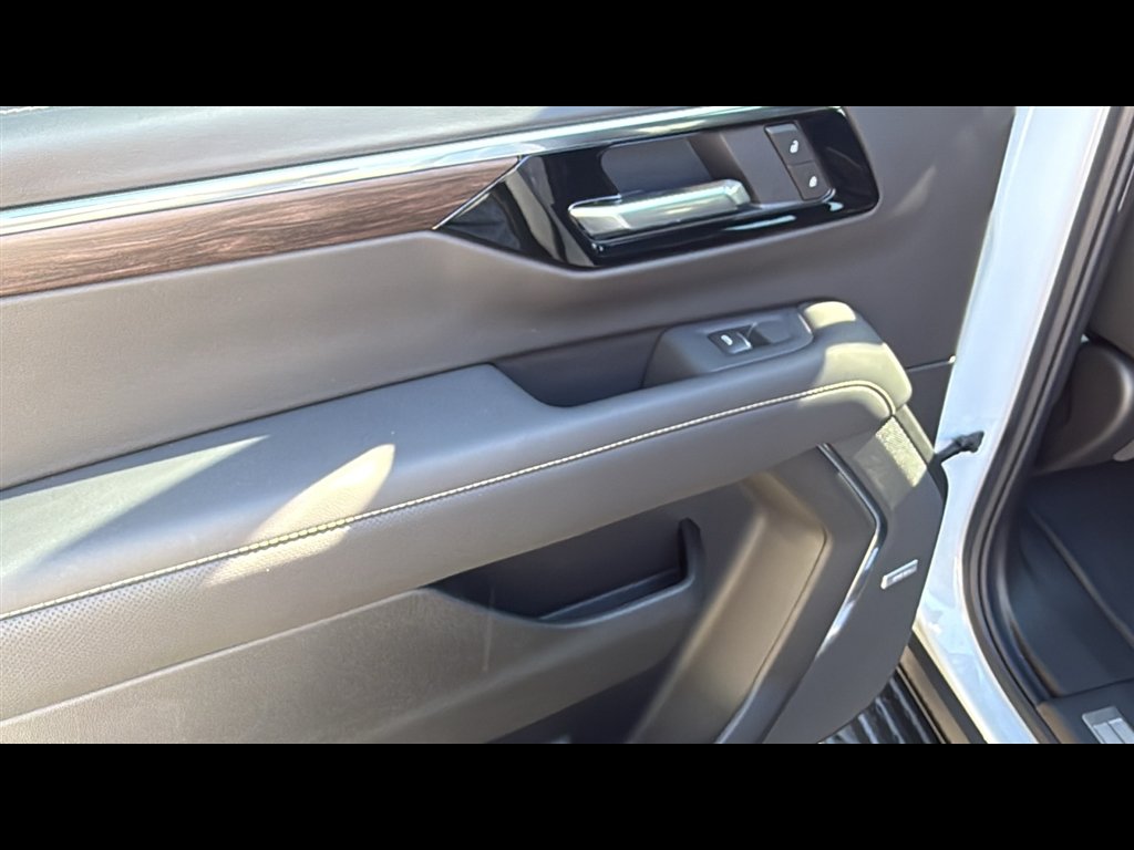 2026 Chevrolet Suburban Premier - Photo 25