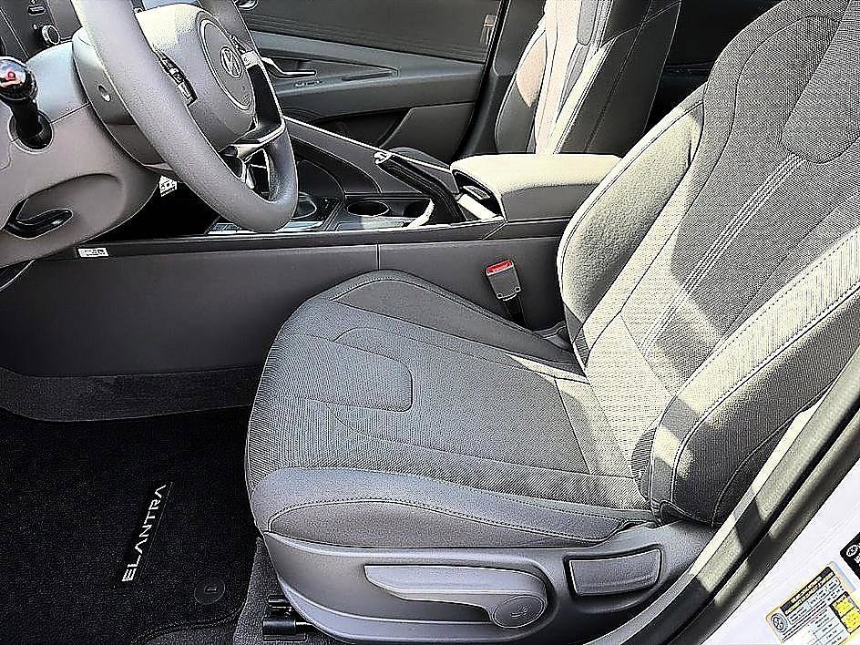 New 2026 Serenity White Hyundai SE image 8