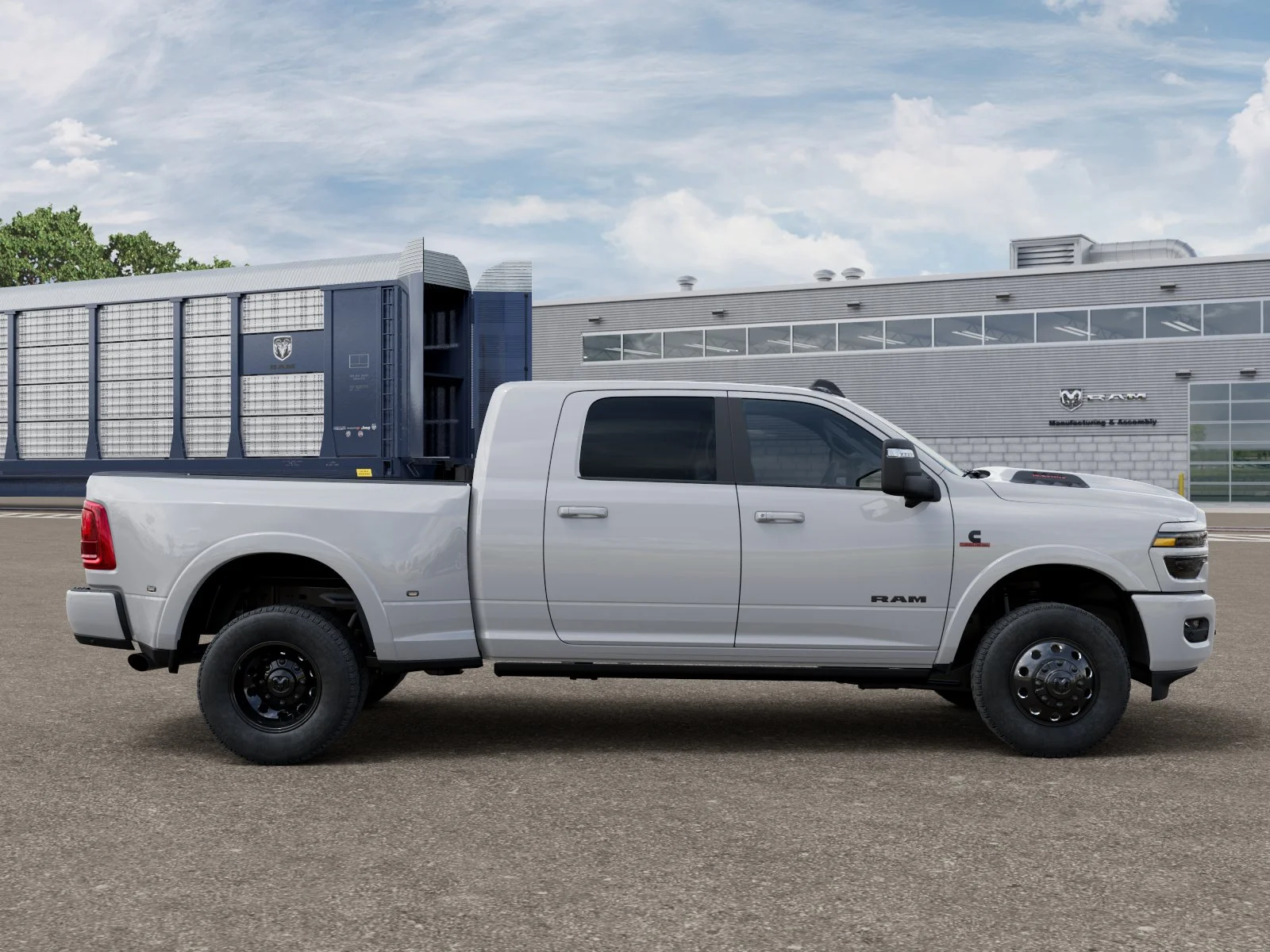 New 2026 Bright White Clear-Coat Exterior Paint RAM Limited image 12