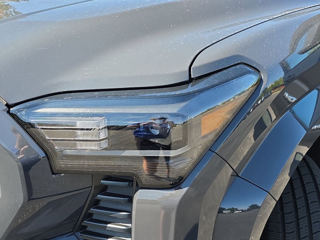 2025 Toyota Tacoma SR5 - Photo 31