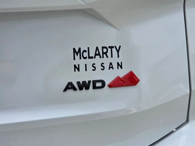New 2026 Everest White Pearl TriCoat Nissan Rock Creek® image 5