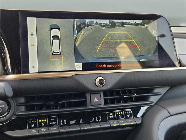 2025 Toyota Crown Signia Limited - Photo 28