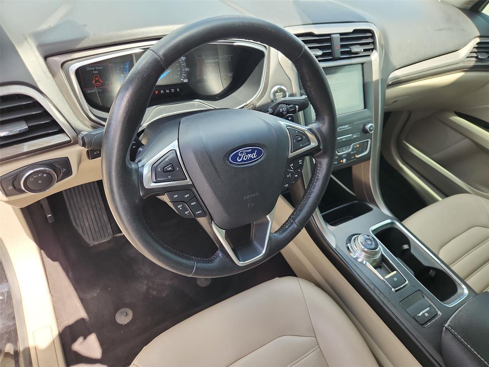 Used 2019 Black Ford SEL image 10