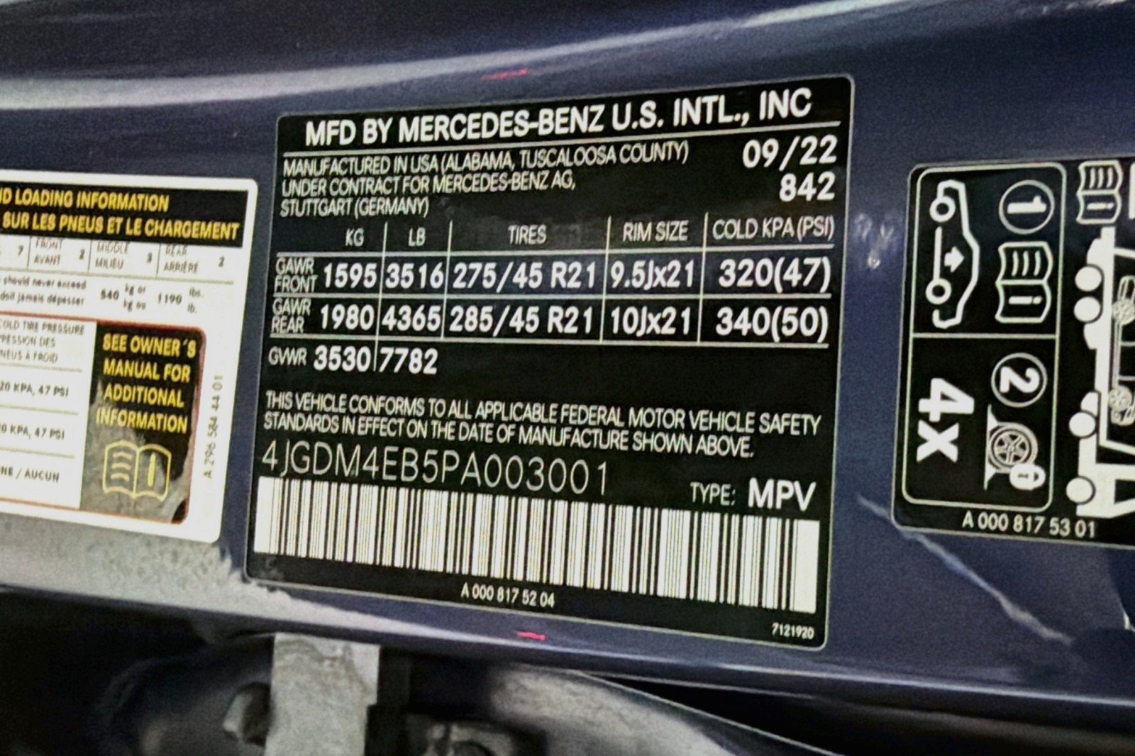 Used 2023 Twilight Blue Metallic Mercedes-Benz 580 image 26
