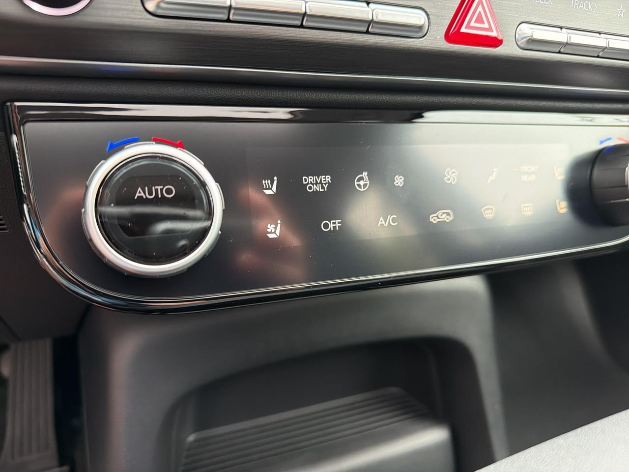 New 2027 Ecotronic Gray Pearl Hyundai Blue SEL Premium 8P image 29