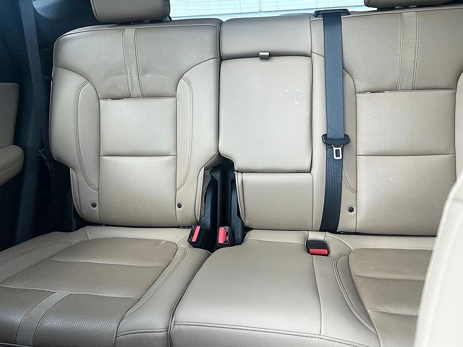Used 2020 Black Chevrolet Premier image 10