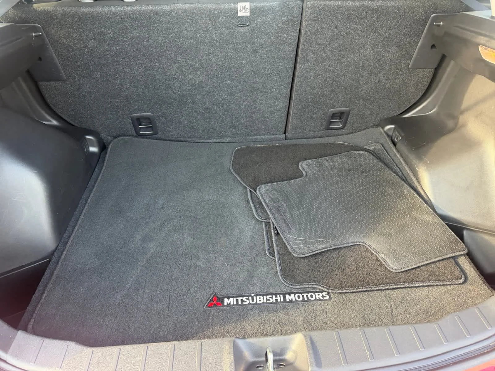 Used 2024 Red Diamond Mitsubishi ES image 21