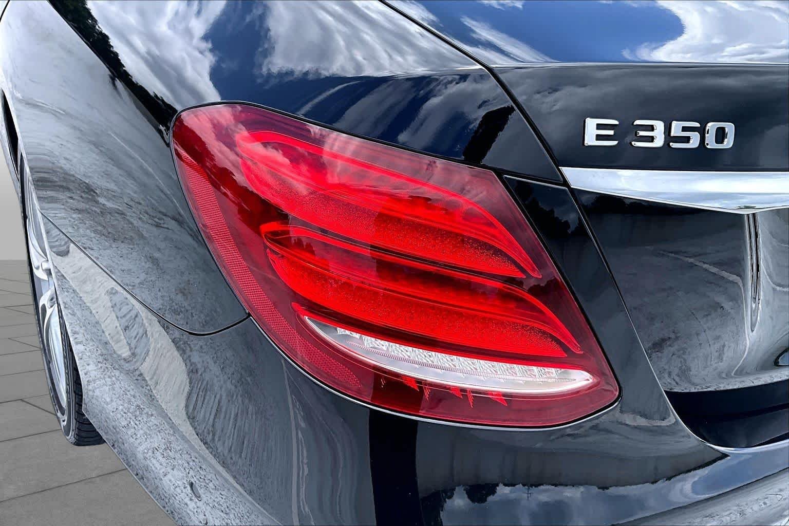 Used 2020 Obsidian Black Metallic Mercedes-Benz E 350 image 28