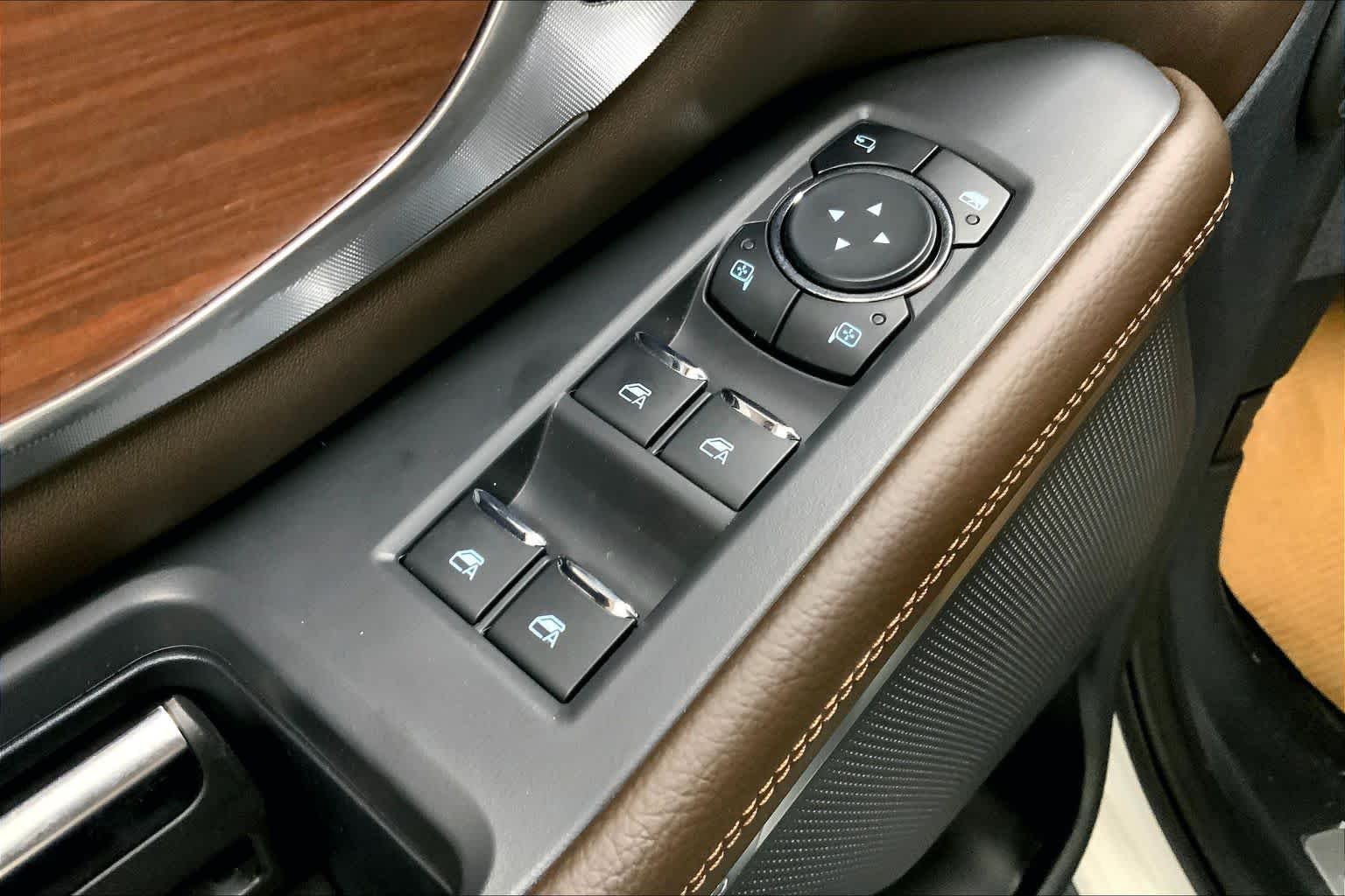New 2026 Star White Metallic Tri-Coat Ford King Ranch® image 17