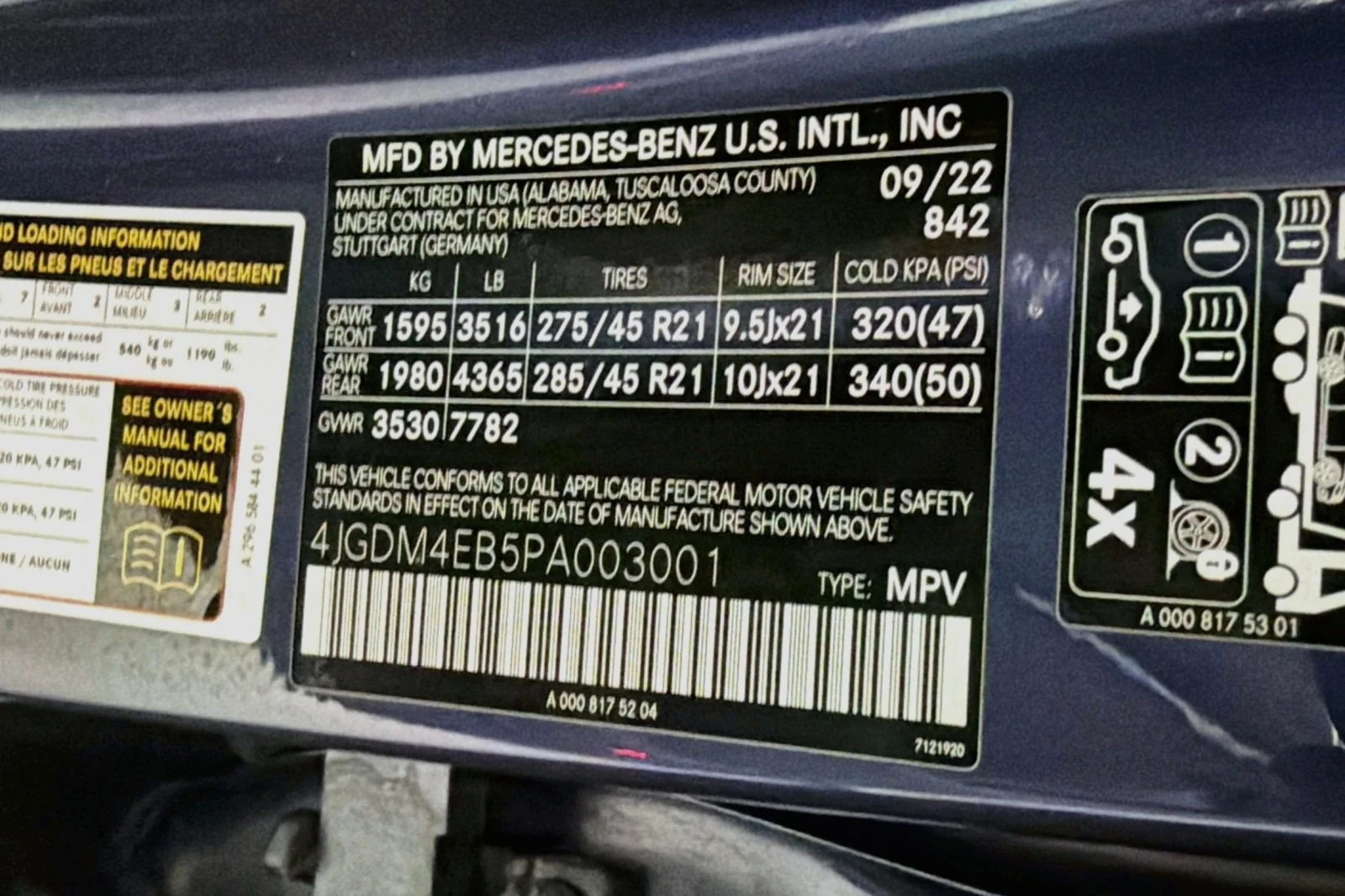 Used 2023 Twilight Blue Metallic Mercedes-Benz 580 image 26