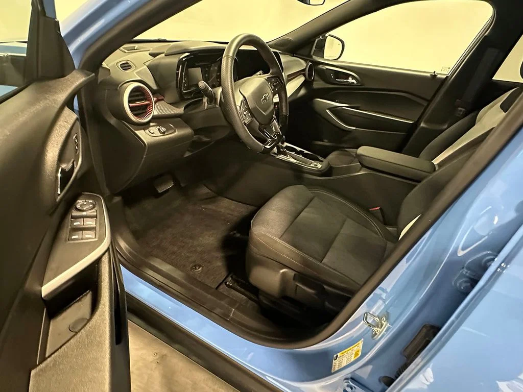 Used 2024 Blue Chevrolet 1RS image 17