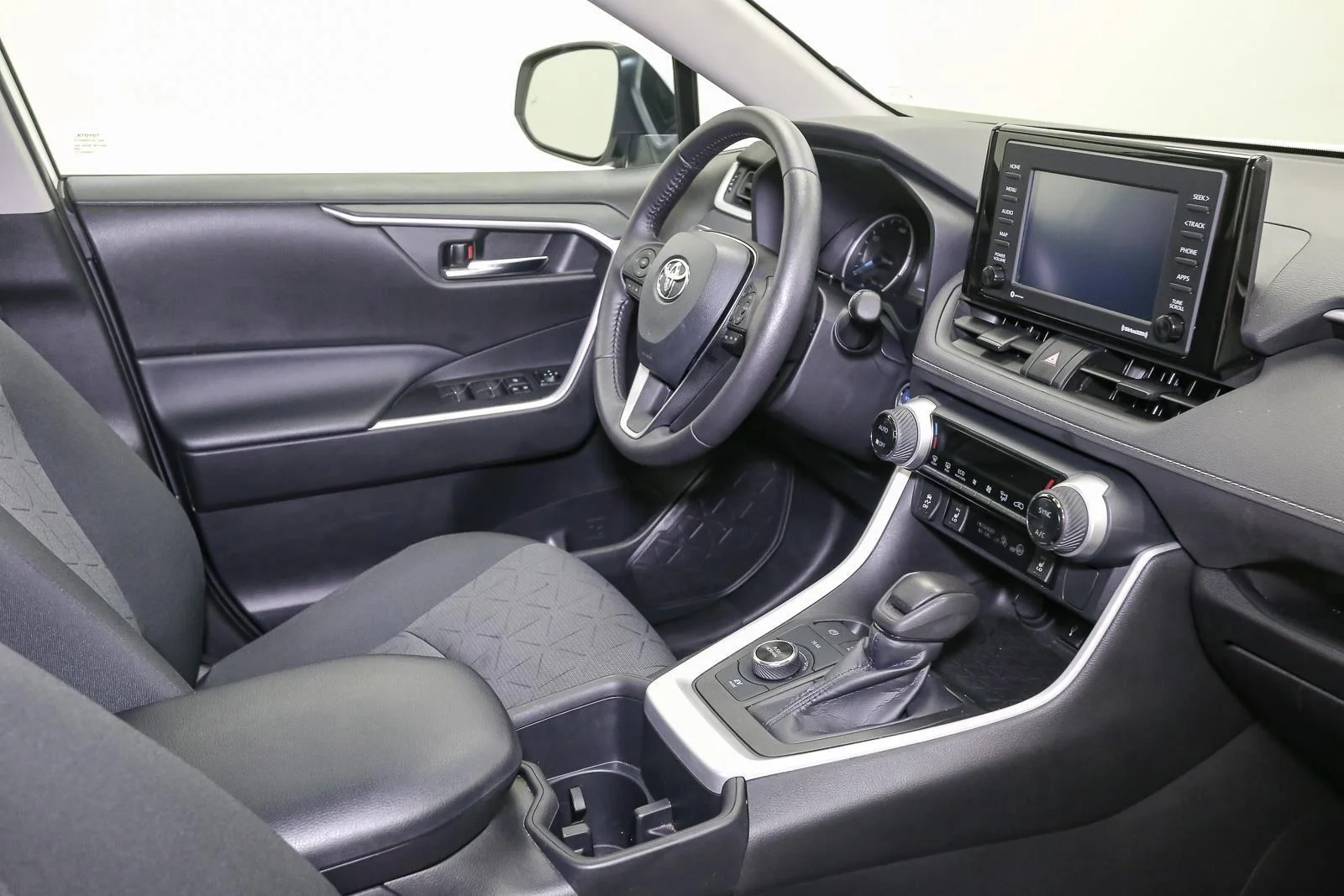 Certified Used 2022 White Toyota XLE image 21