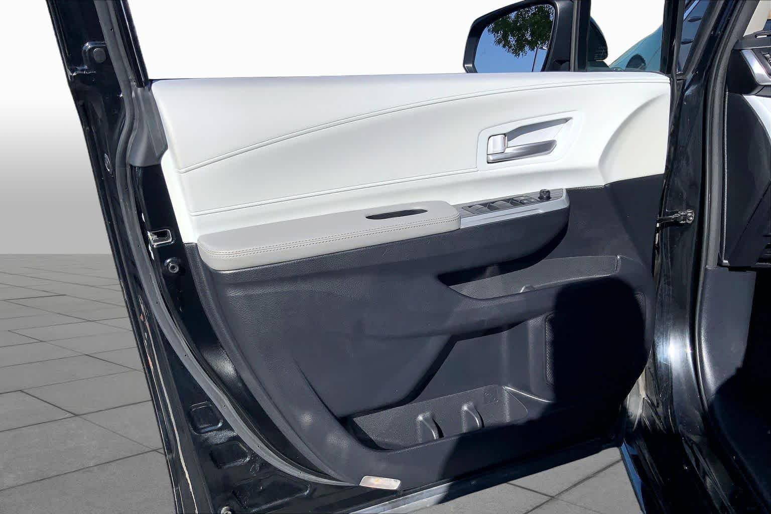Used 2025 Midnight Black Metallic Toyota XLE image 19