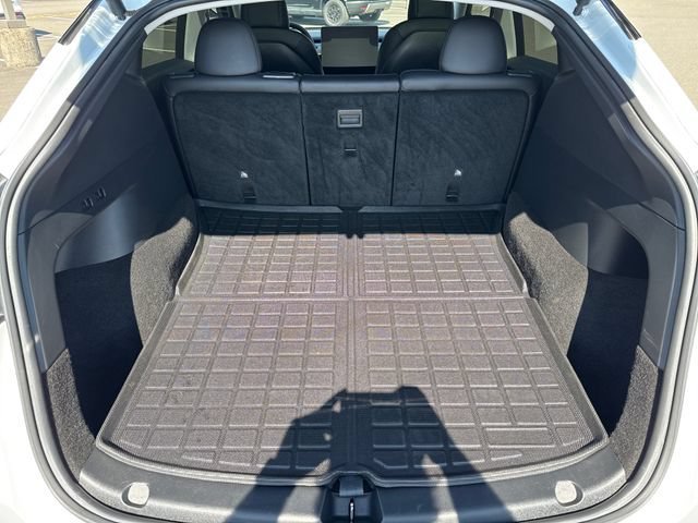 Used 2022  Tesla Performance image 14