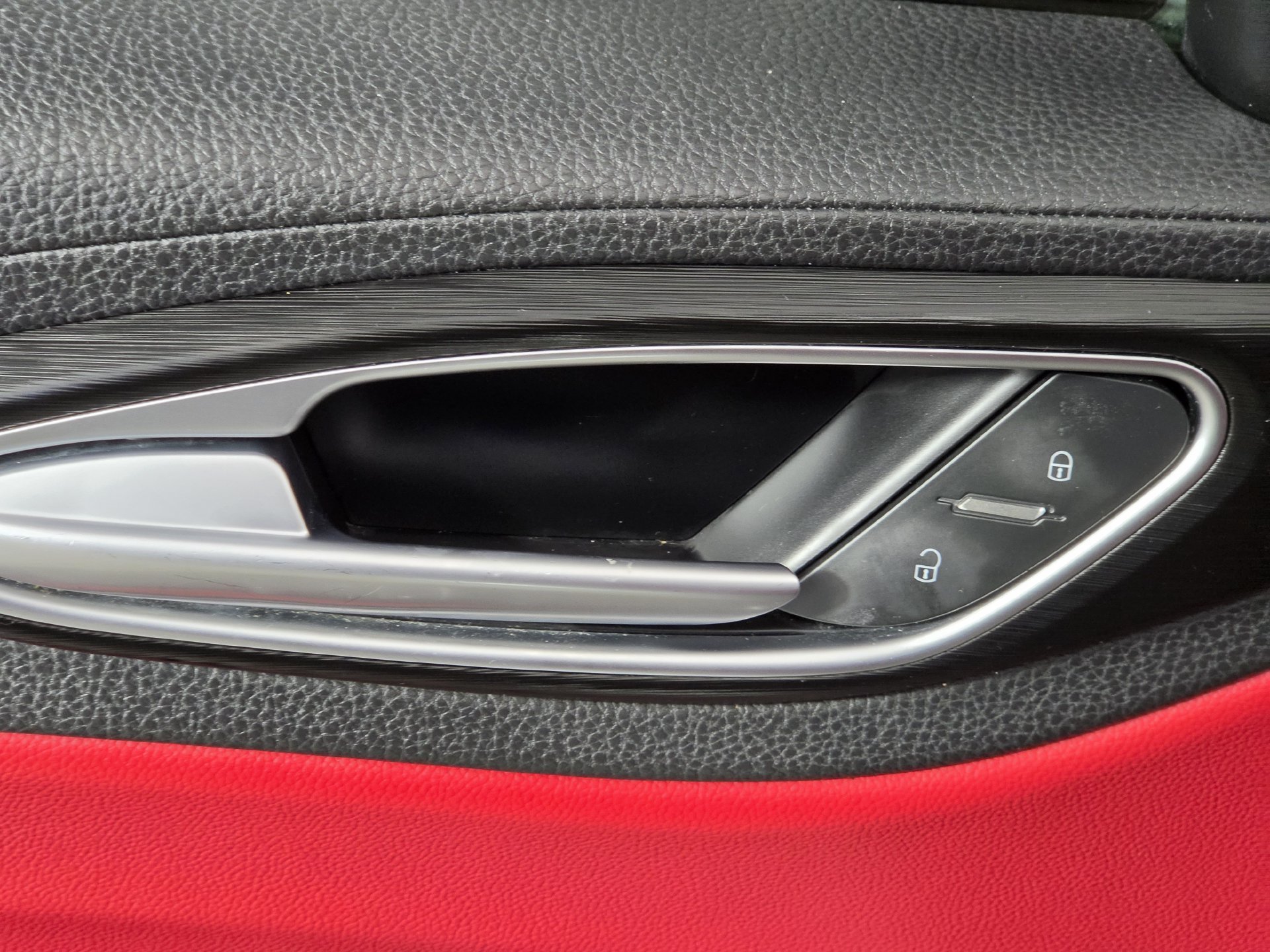 2017 Alfa Romeo Giulia Base - Photo 8