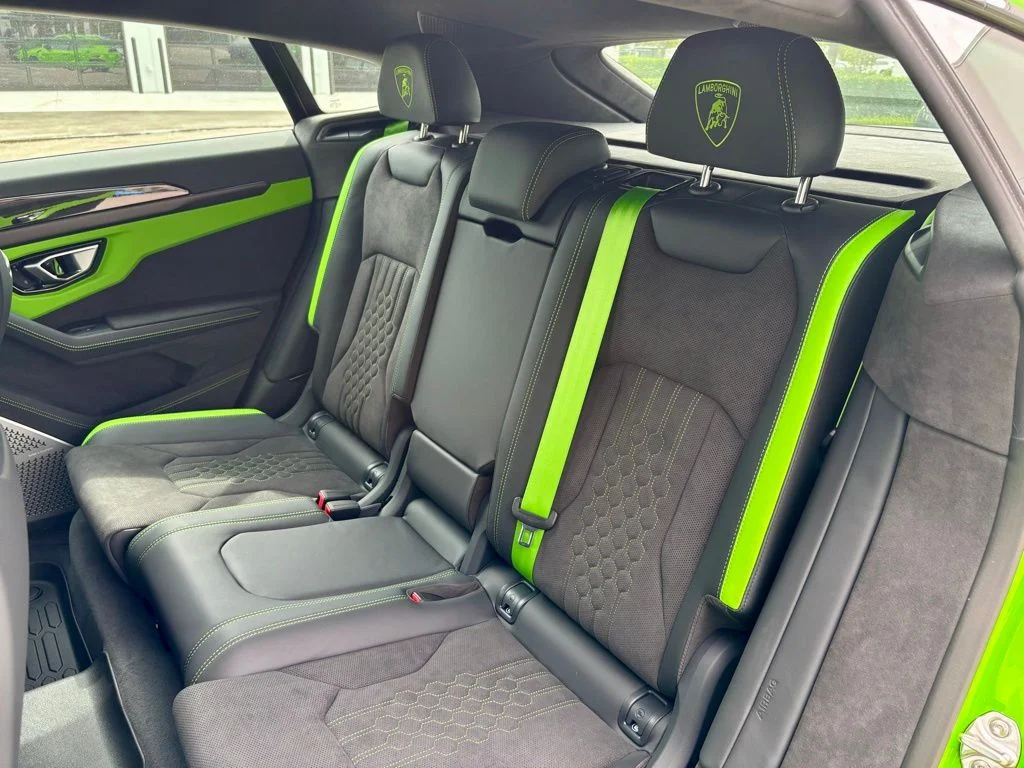 New 2026 Green Lamborghini SE image 9