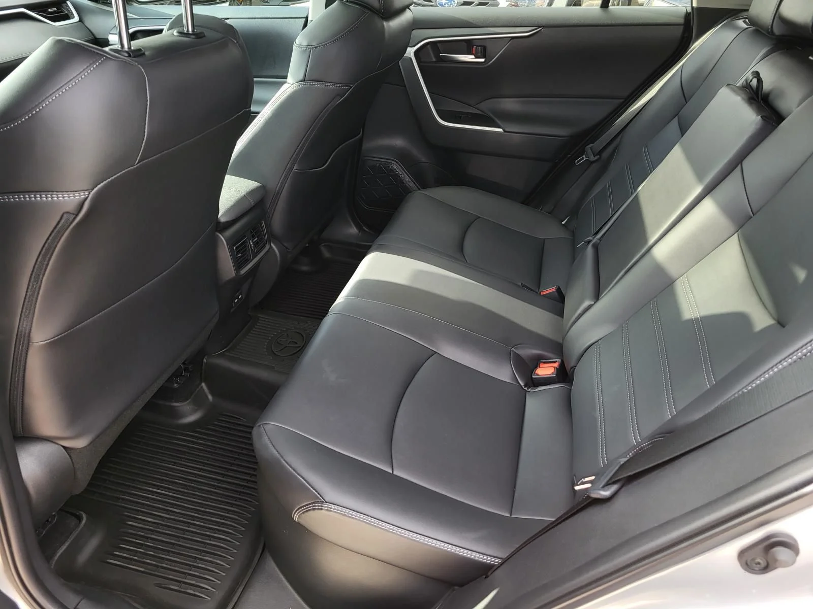 Used 2024 Silver Toyota XLE Premium image 15