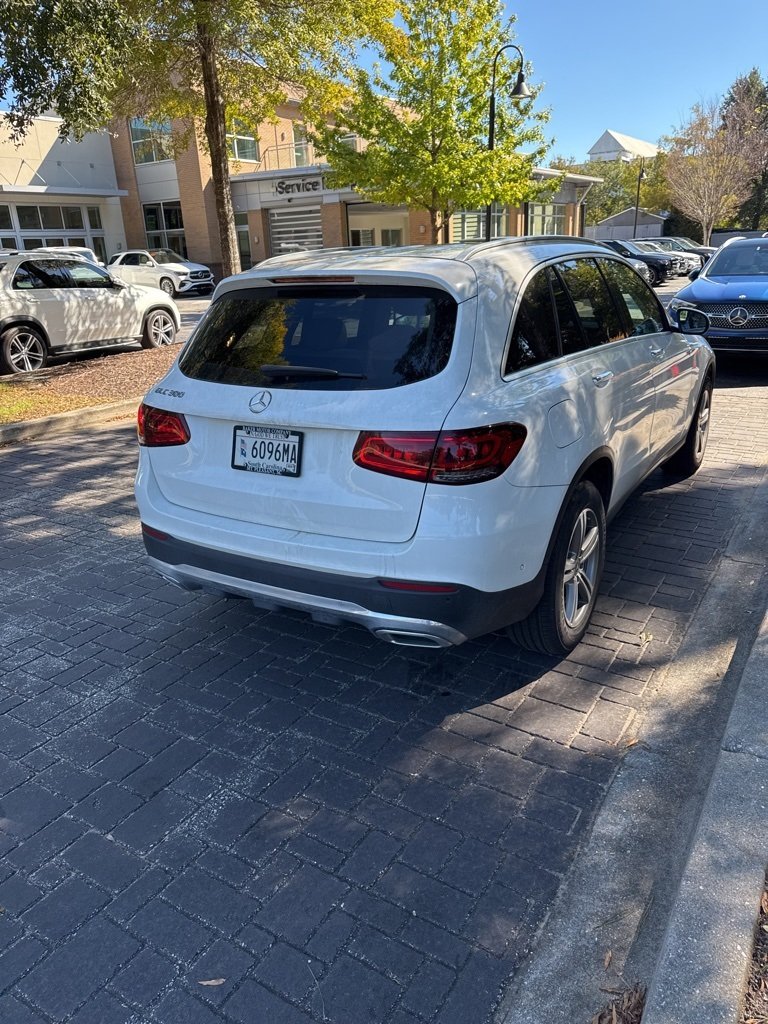 2022 Mercedes Benz GLC 300 photo 2