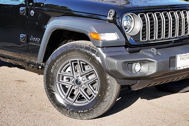 New 2026 Black Clear-Coat Exterior Paint Jeep Sport S image 4