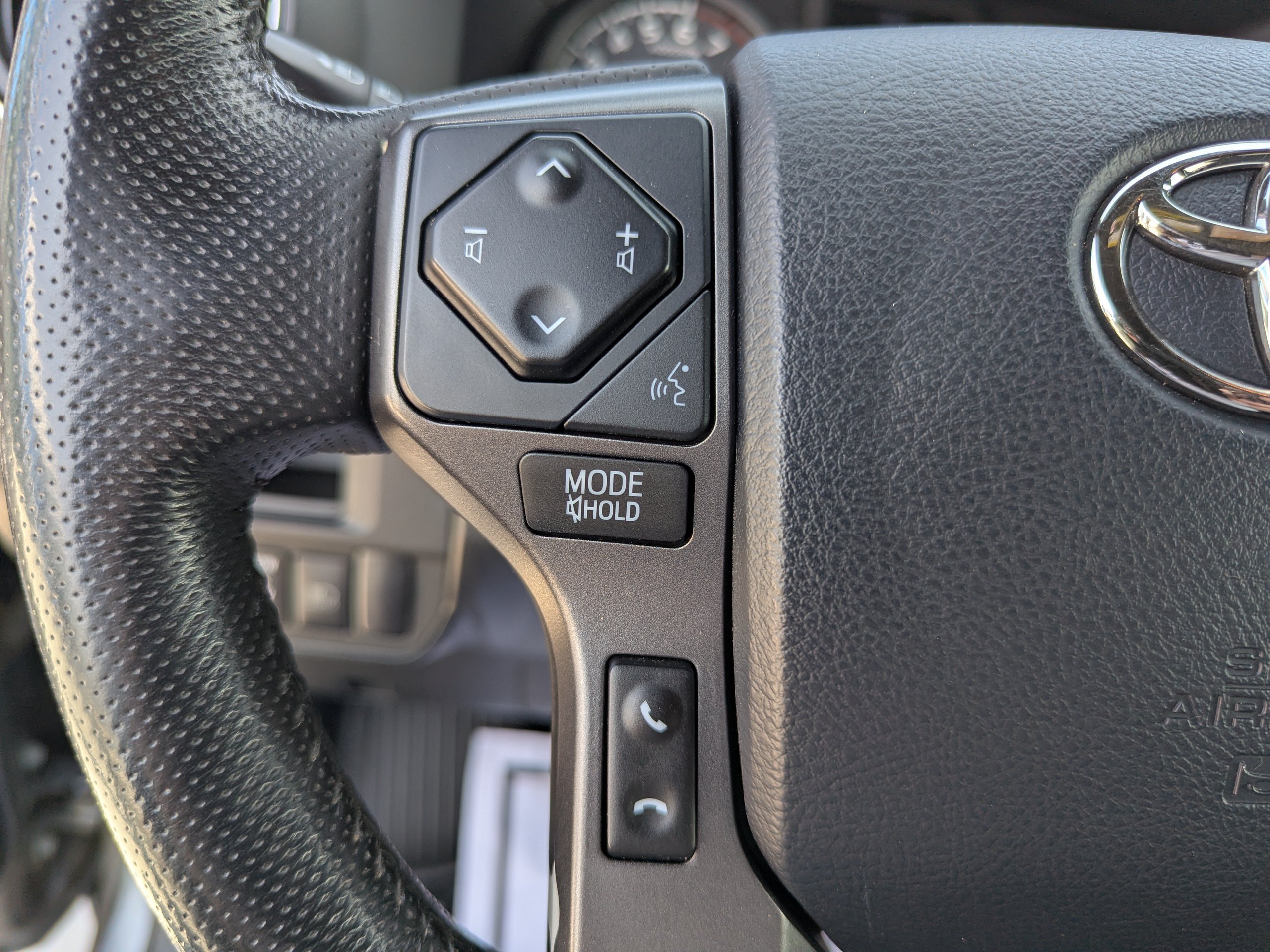 Used 2018  Toyota SR image 15
