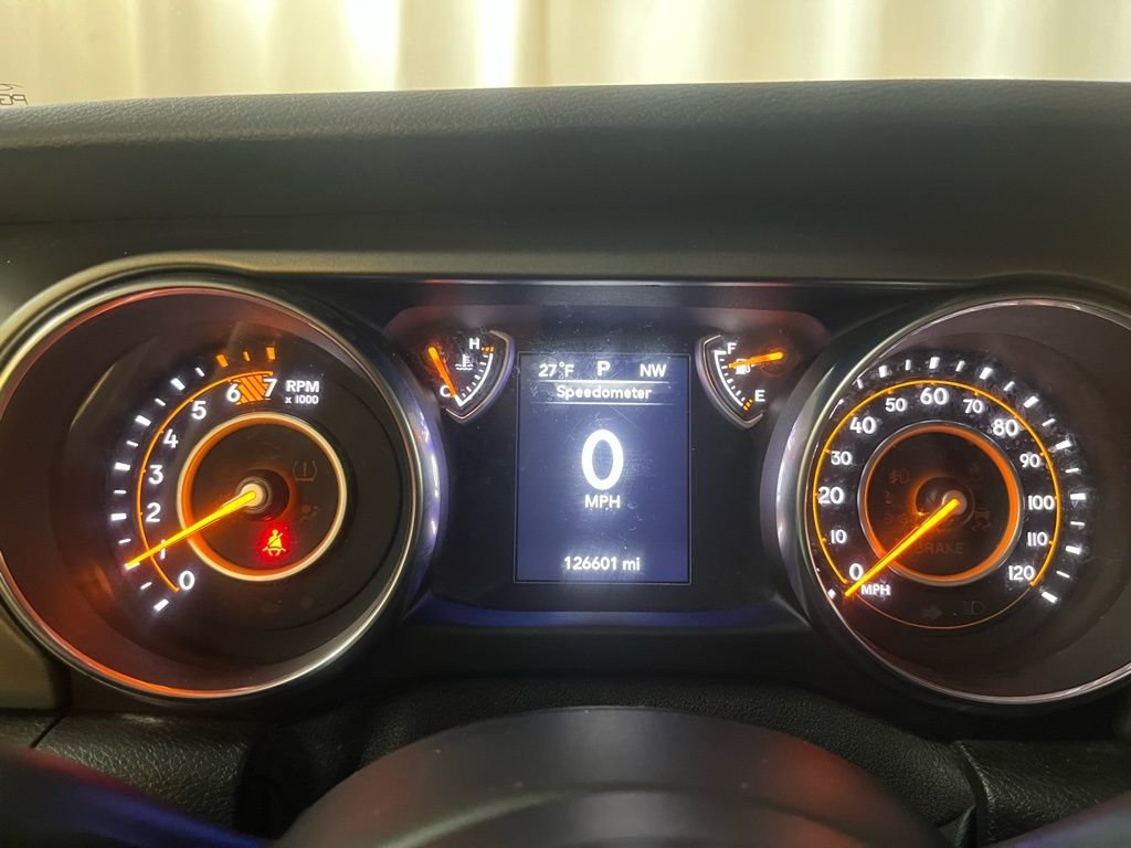 Used 2018 Gray Jeep Unlimited Sport image 22