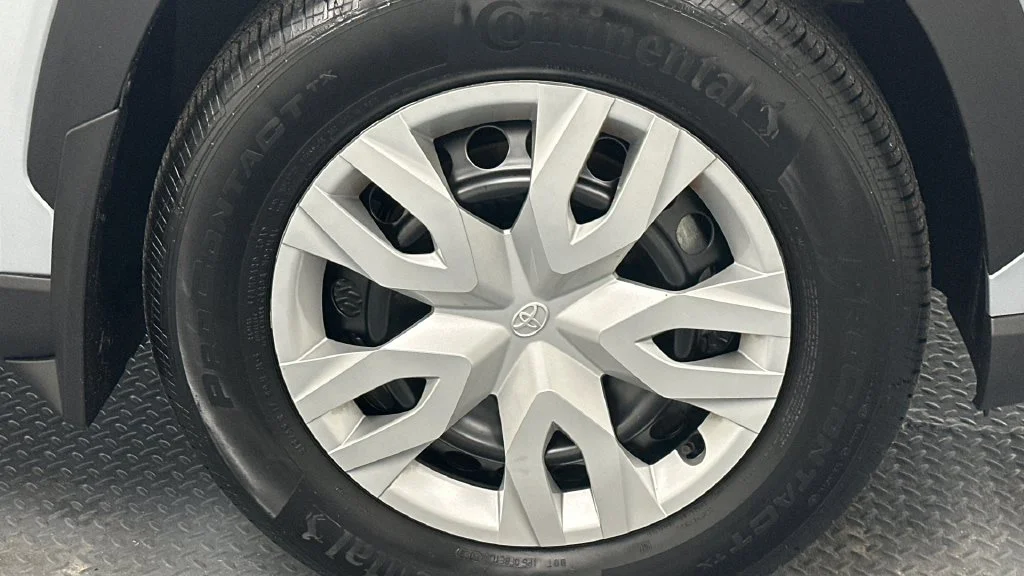 Used 2026 Silver Toyota L image 15