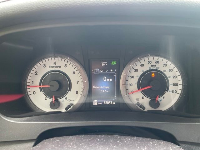 Used 2018 Silver Toyota SE Premium image 5
