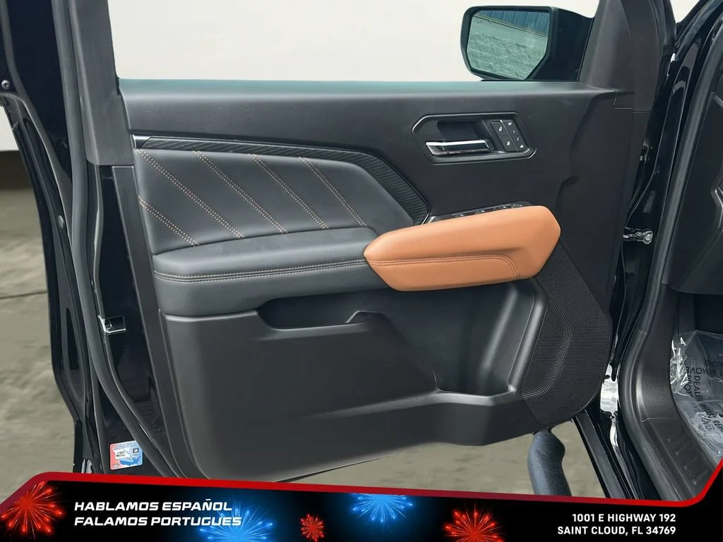 Used 2025 Onyx Black GMC AT4 image 10