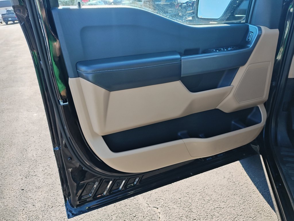 Used 2023 Black Ford XLT image 12