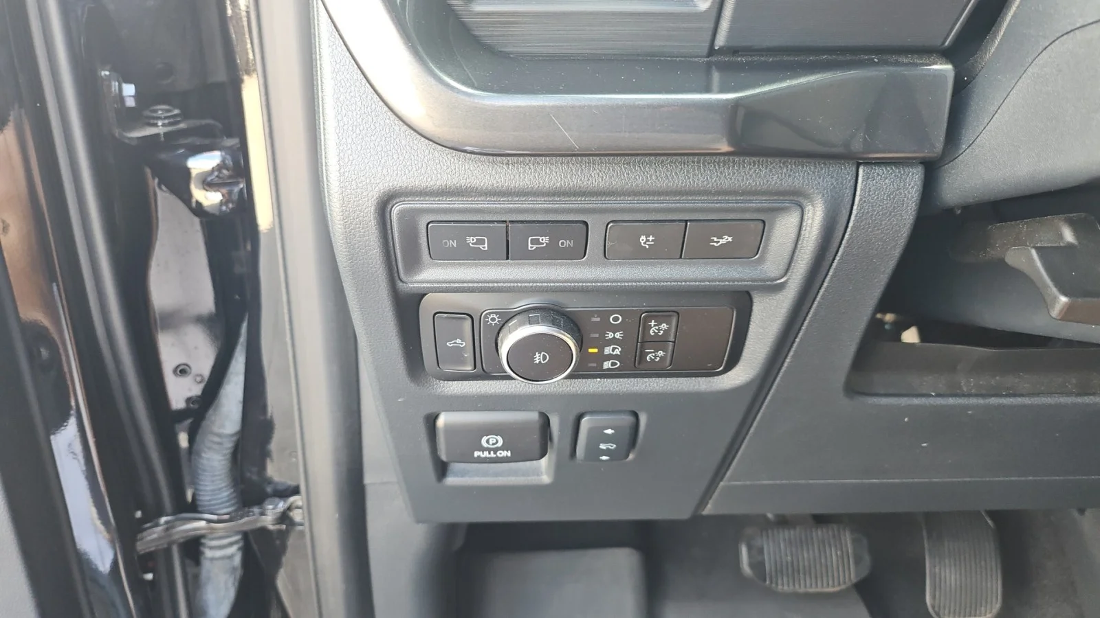 Used 2023 Black Ford XLT image 19
