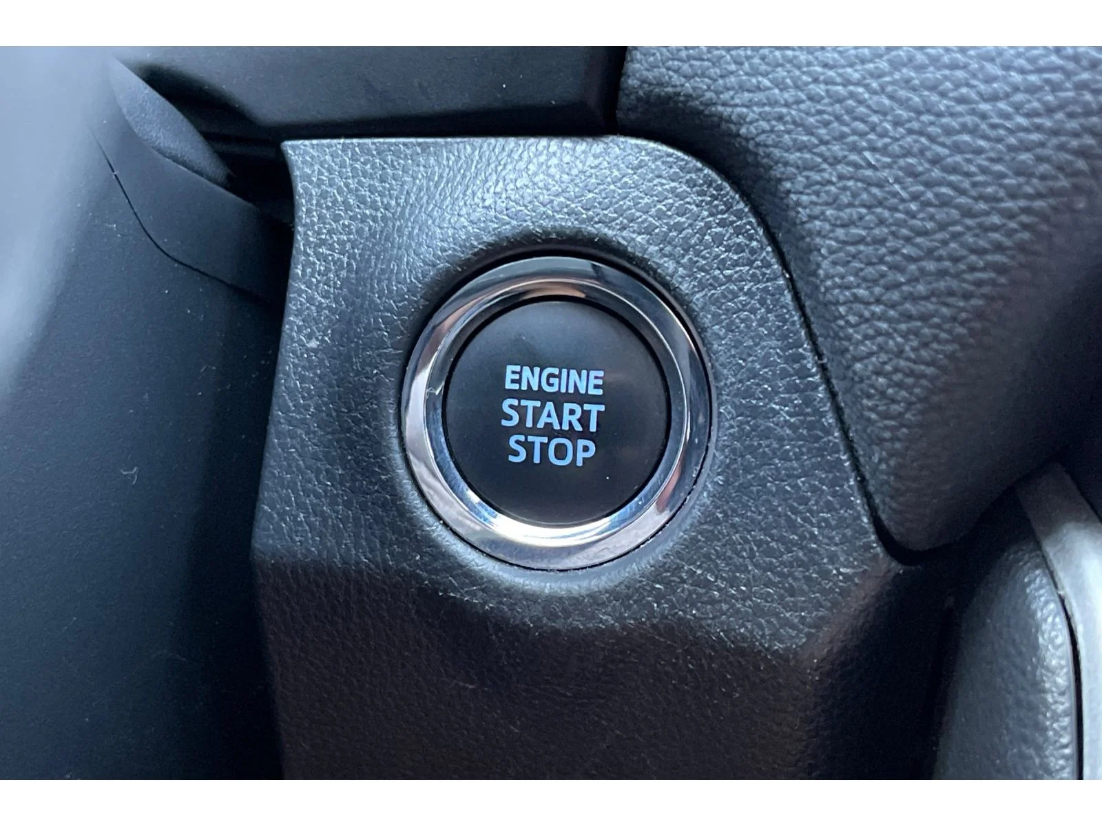 Used 2022 Lunar Rock Toyota XLE Premium image 34