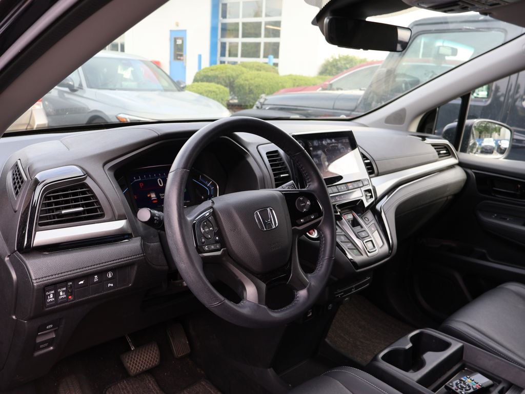 Used 2023 Black Honda Touring image 9
